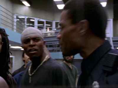 - Break this up, all right,
break it up! - Oz