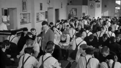Break it up. - The Loneliness of the Long Distance Runner