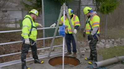 Breaking down a fallen tree - Sewer Divers