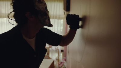 Breaking into someone's house would make anyone feel violated - Echo Boomers