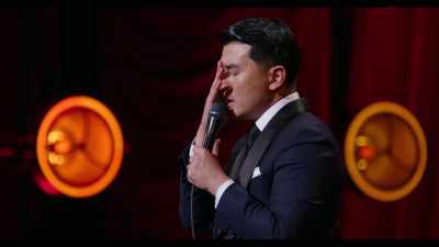 [breathes deeply] - Ronny Chieng: Asian Comedian Destroys America!