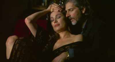 -[breathes deeply]
-Yeah, I know. - Cabaret Maxime