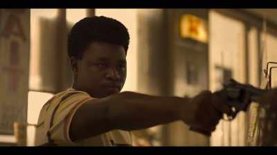 (BREATHES HEAVILY)
Ray, put the gun down. - Fight Night: The Million Dollar Heist
