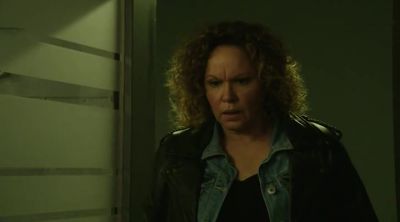- (breathing heavily)
- ♪ (music quells) ♪ - Wentworth