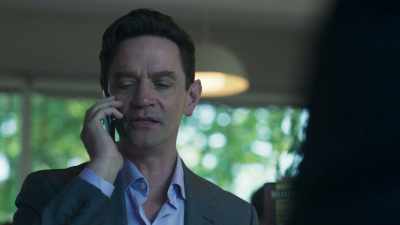 Brian. Hey, Damo. What you got
on Cleo Roberts? - Showtrial