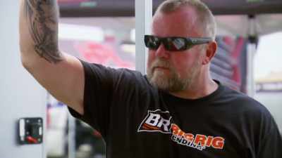 [Brian] Let's hopefully, let's
take advantage of this heat, - Street Outlaws No Prep Kings Team Attack
