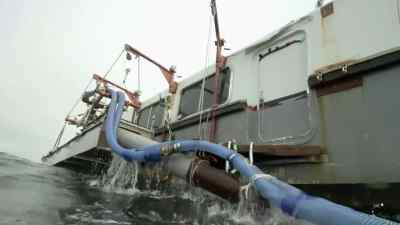 Brian, um, something's
going on with the boat. - Bering Sea Gold