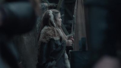 [Brida and Stiorra continue grunting] - The Last Kingdom
