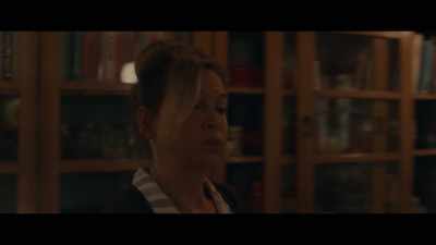 [Bridget] Right. Oxygen mask. - Bridget Jones: Mad About the Boy