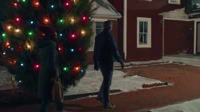 [bright, acoustic music] - Reporting for Christmas