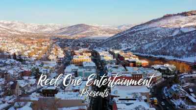 [bright Christmas music] - A Sprinkle of Christmas