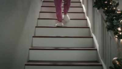 [BRIGHT HOLIDAY MUSIC] - Zoey's Extraordinary Christmas