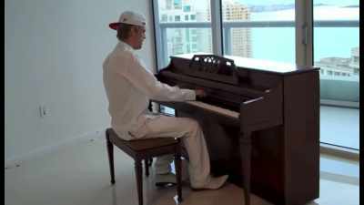 ♪ bright piano music playing ♪ - Aaron Carter: The Little Prince of Pop