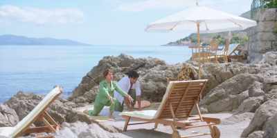Bring your arms above your head - Hotel Portofino
