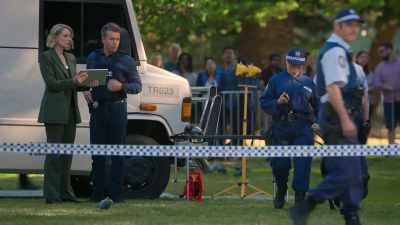 - Bring back an espresso, yeah?
- Make it two. - NCIS: Sydney