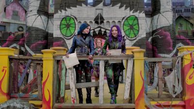 Bring it in, buddy! - Descendants 3