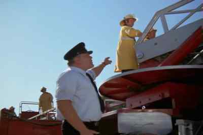 - Bring that ladder in first, right away. - Ants!