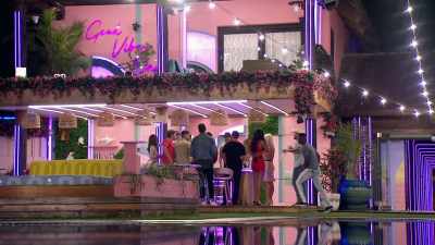 BRING ON THE FUN BUT OMINOUS
DANCE PARTY. - Love Island