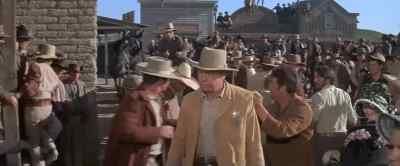 Bring that wagon up here. - Bandolero!