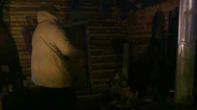 BRIT, COME HERE.
LET ME DO IT REAL QUICKLY. - The Last Alaskans