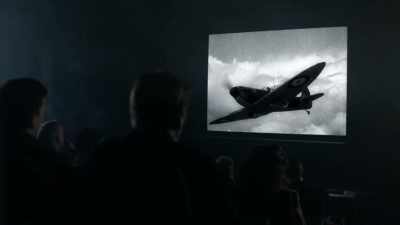 Britain battles on
alone while the Luftwaffe - World on Fire
