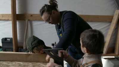 BRITTANY: Nice.
'Kay, can you please not? - Life Below Zero: Next Generation