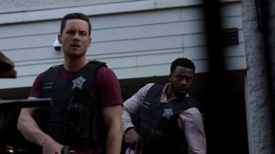 - Bro, what you got?
No containment? - Chicago P.D.