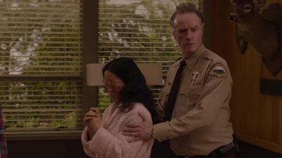 ♪ brooding atmospheric music ♪ - Twin Peaks