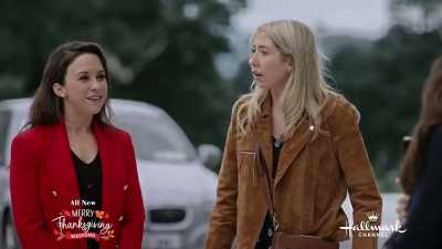 Brooke-- Brooke
is a-- It's-- - Christmas at Castle Hart