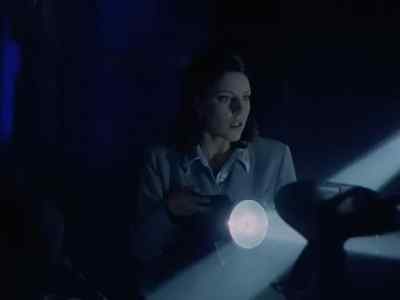 [Broots]
What the hell is that? - The Pretender
