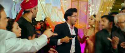 Brother-in-law,
why are you overacting? - Shaadi Mein Zaroor Aana