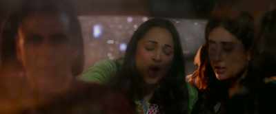 - Brother, please be quick.
- Varun, hurry up. - Good Newwz