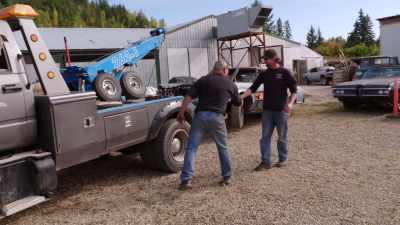 -Brother Vance!
-[Vance] This it? - Rust Valley Restorers