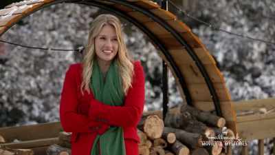 - Brought you hot chocolate.
- Oh! You're sweet. - Return to Christmas Creek