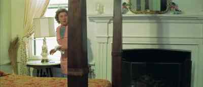 - Brought your laundry, Ms. Boatwright.
- Oh. Come on in, children! - Sounder