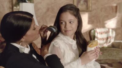 Brown eyes or blue eyes? - Jane the Virgin