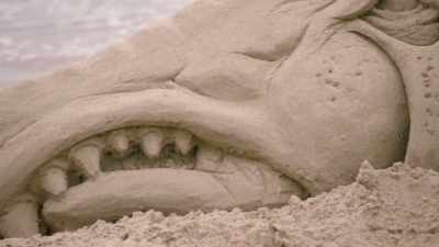 [bruce] and if you look
at the texturing - Race Against The Tide