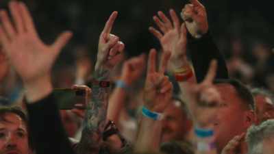 Bruce seems to be again
talking about the mementos - Road Diary: Bruce Springsteen and The E Street Band