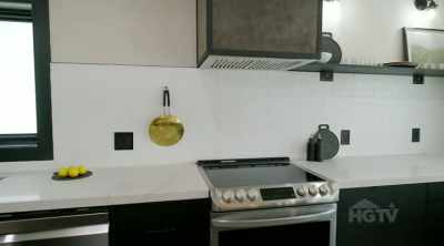 Bryan: I like the light kitchen,
I like the layout, - Renovation Resort