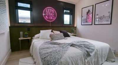 Bryan: In the other room,
we've got the lights, - Renovation Resort