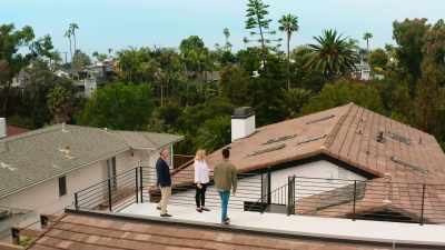 [Bryan] Right. It's the primo spot
everybody wants to live. - Selling The OC