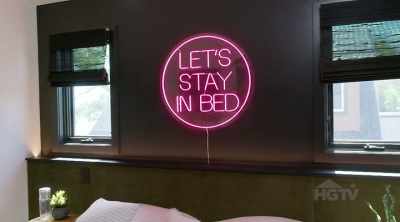 Bryan: They've done that
same headboard shelf - Renovation Resort