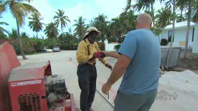 Bryan: This morning, my
first stop was Simon, - Island of Bryan