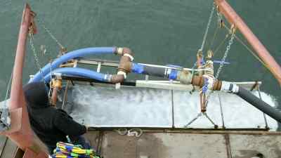 Bryan's gonna go down. - Bering Sea Gold