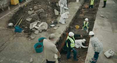 (Buckley) Well, if
it's a complete burial, - The Lost King