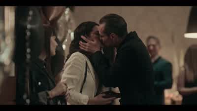 - Bueno, ahora ya. - Dark Desire
