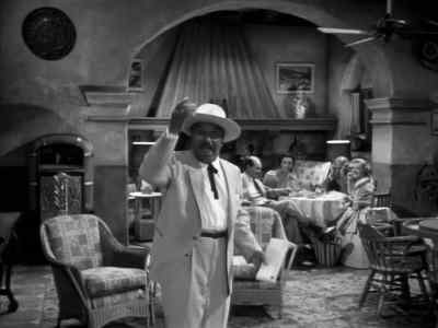 Buenos tardes, my customers,
buenos tardes. - Kansas City Confidential