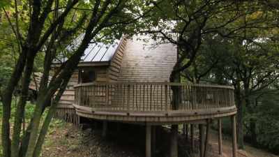 Built in 2019, the house took
eight month to complete. - Extraordinary Escapes with Sandi Toksvig
