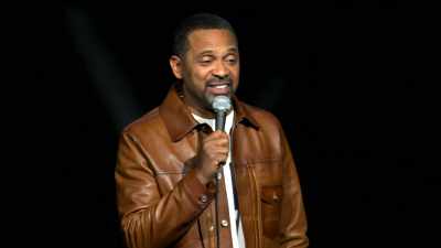 Bunica ta îl sâcâie… - Mike Epps: Ready to Sell Out