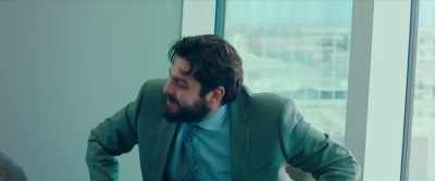 - Burger, anelli di cipolla, pollo
e Coca XL? - Mio! - Mollo tutto e apro un chiringuito